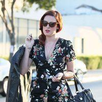 Rumer Willis exits Neil George Salon carrying a garment bag | Picture 111184